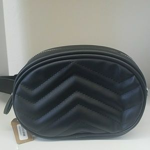 😍Black Waist Pouch😍